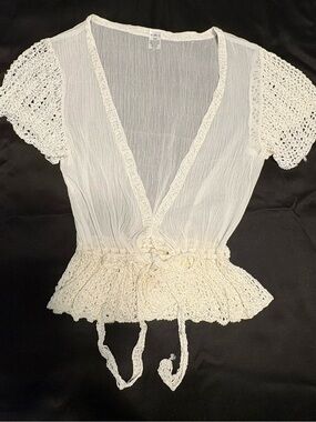 MIXIT, Crochet Trim White Tie-Front Women's Top, Size S/M